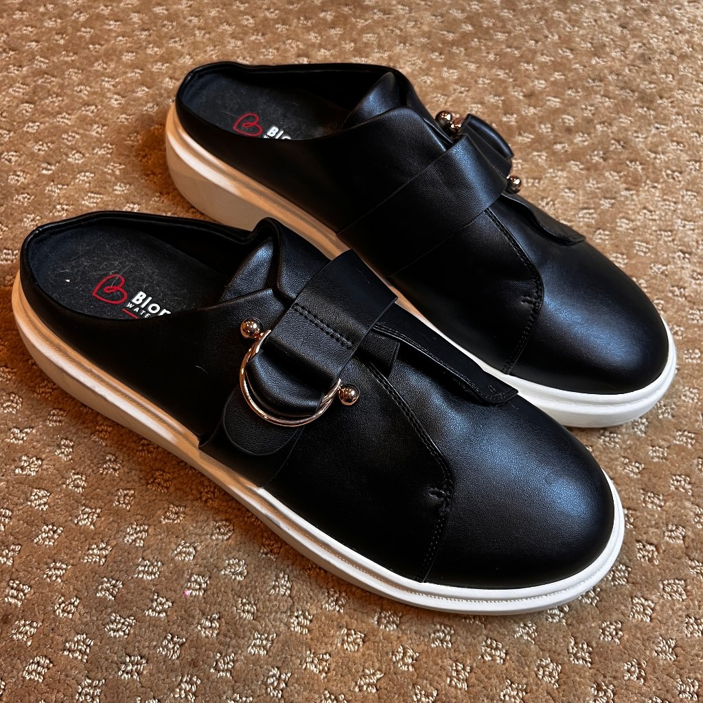 Blondo Pyper Black Open Back Mule Leather Gym Shoes Sneakers Buckle Waterproof S